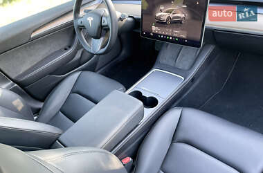 Седан Tesla Model 3 2022 в Тернополе