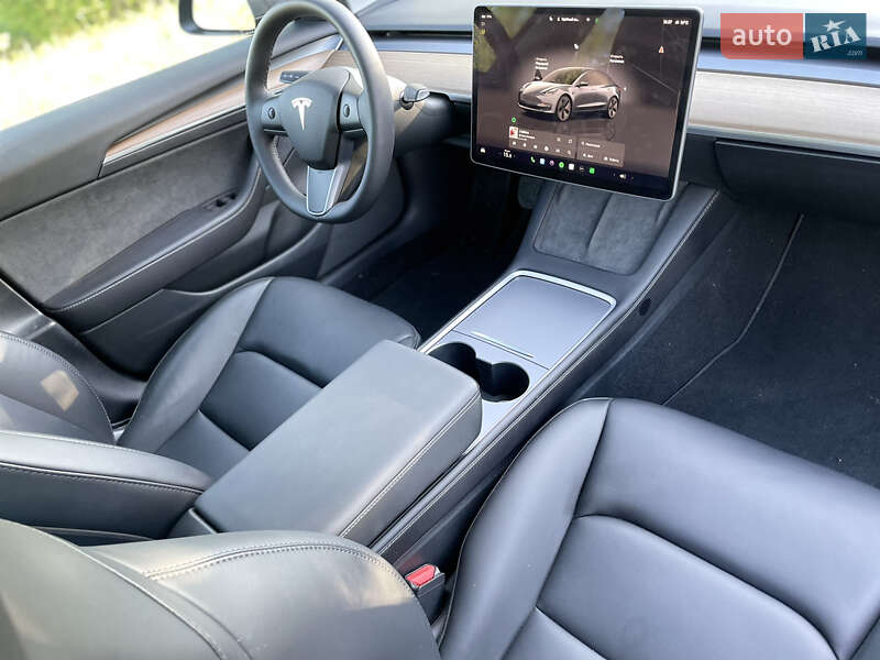 Седан Tesla Model 3 2022 в Тернополі