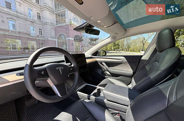 Седан Tesla Model 3 2022 в 