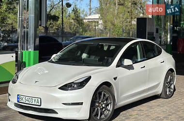 Седан Tesla Model 3 2022 в Києві