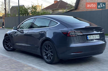 Седан Tesla Model 3 2019 в 