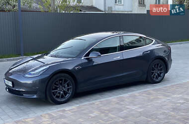 Седан Tesla Model 3 2019 в 