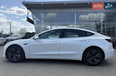 Седан Tesla Model 3 2020 в 