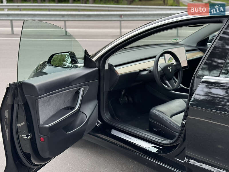 Седан Tesla Model 3 2019 в Дубно
