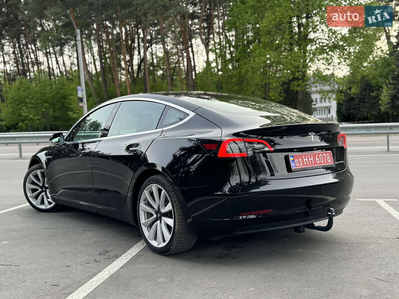 Седан Tesla Model 3 2019 в Дубно