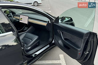 Седан Tesla Model 3 2019 в 
