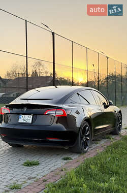 Седан Tesla Model 3 2019 в 