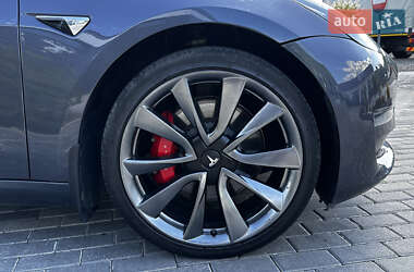Седан Tesla Model 3 2020 в 