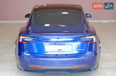 Седан Tesla Model 3 2025 в 