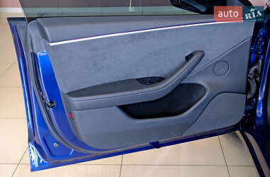 Седан Tesla Model 3 2025 в 