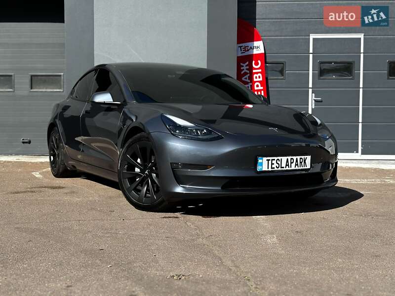 Tesla Model 3 2023