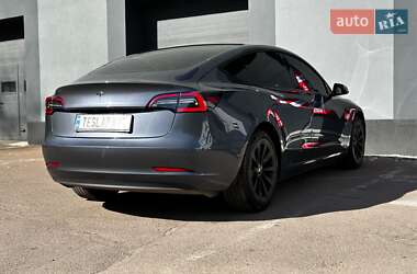 Седан Tesla Model 3 2023 в 