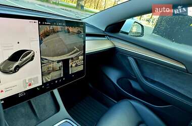 Седан Tesla Model 3 2021 в 