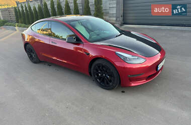 Седан Tesla Model 3 2022 в Києві