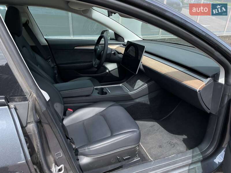 Седан Tesla Model 3 2023 в Києві