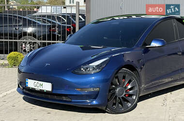 Седан Tesla Model 3 2022 в 
