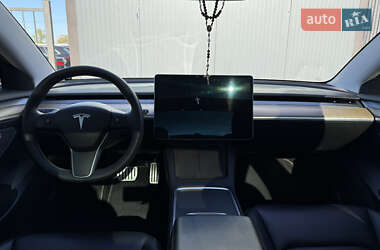 Седан Tesla Model 3 2022 в 