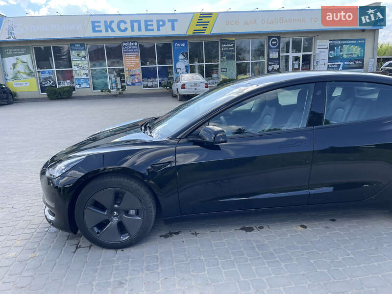 Седан Tesla Model 3 2022 в Самборі