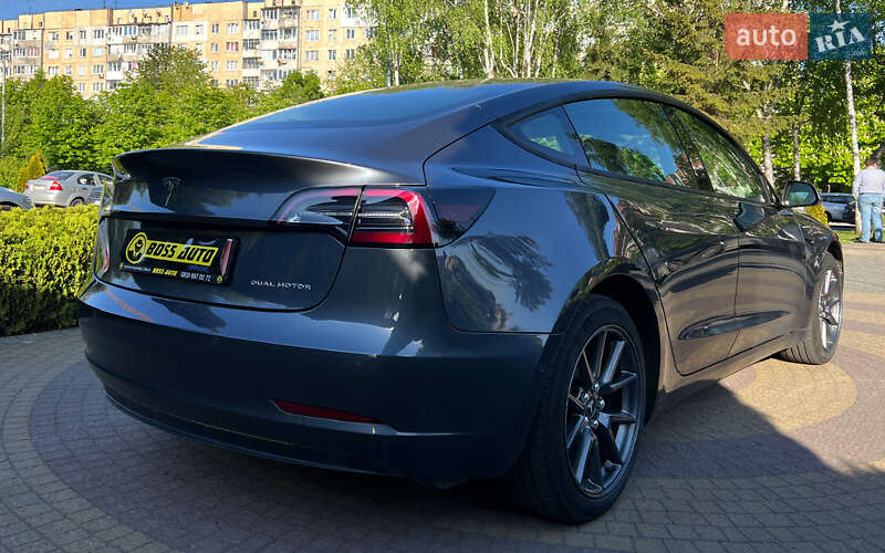 Седан Tesla Model 3 2022 в Львове