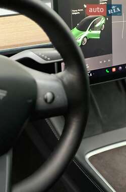 Седан Tesla Model 3 2021 в 