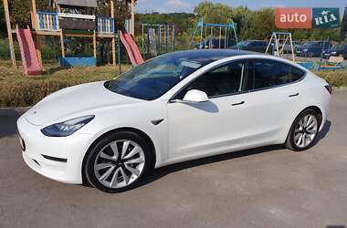 Седан Tesla Model 3 2020 в Ровно
