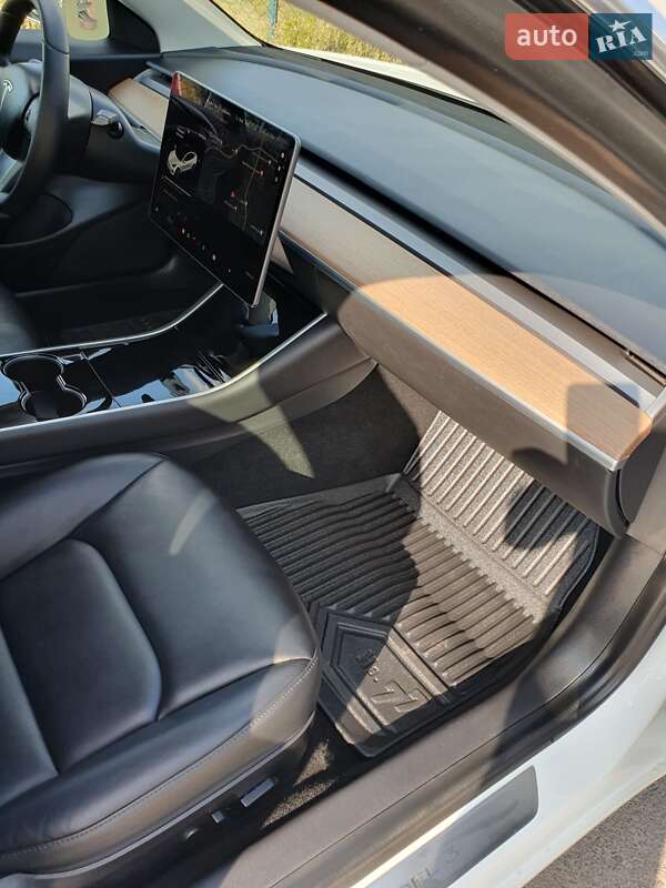 Седан Tesla Model 3 2020 в Рівному фото 45 Седан Tesla Model 3 2020 в Рівному