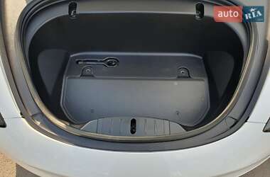 Седан Tesla Model 3 2020 в 