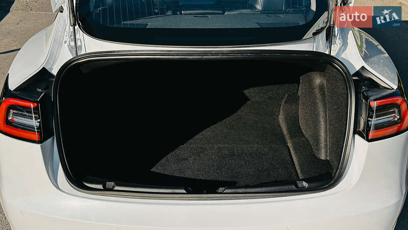 Седан Tesla Model 3 2020 в Рівному фото 55 Седан Tesla Model 3 2020 в Рівному