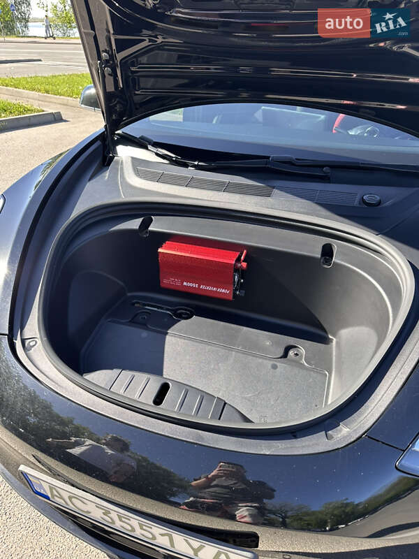 Седан Tesla Model 3 2019 в Виннице