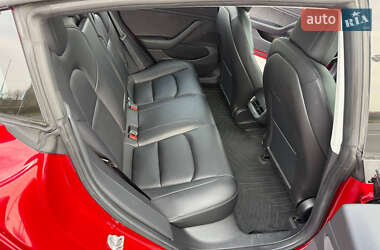 Седан Tesla Model 3 2019 в 