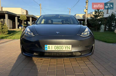 Седан Tesla Model 3 2022 в 