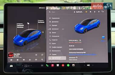 Седан Tesla Model 3 2022 в 