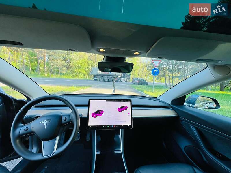 Седан Tesla Model 3 2019 в Луцьку