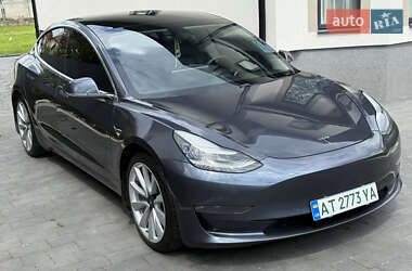 Седан Tesla Model 3 2020 в Івано-Франківську