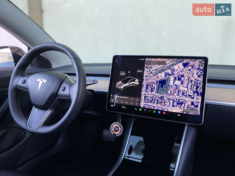 Седан Tesla Model 3 2019 в Киеве