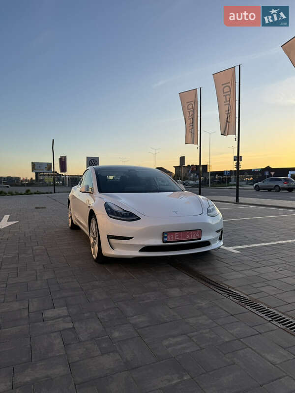 Tesla Model 3 2019