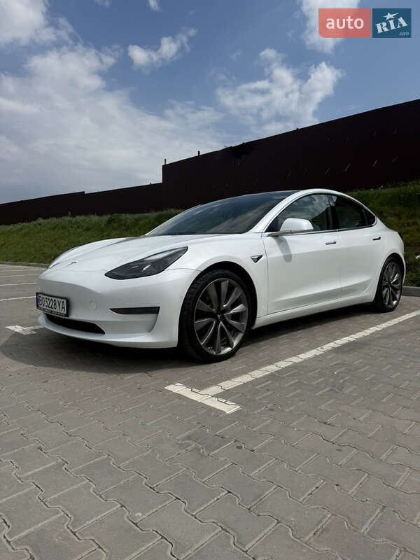 Седан Tesla Model 3 2018 в 