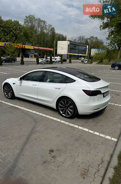 Седан Tesla Model 3 2018 в 