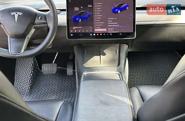 Седан Tesla Model 3 2022 в 