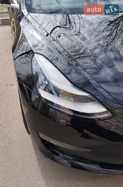 Седан Tesla Model 3 2019 в 