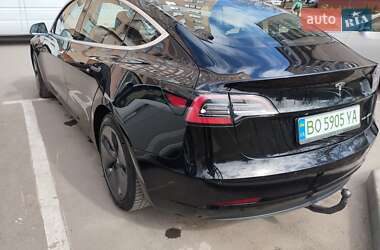 Седан Tesla Model 3 2019 в 