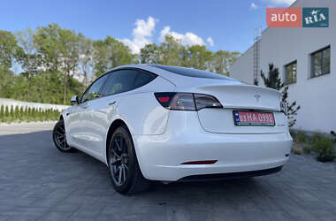 Седан Tesla Model 3 2021 в 