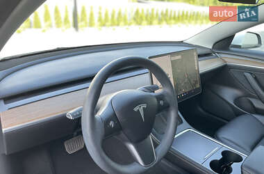 Седан Tesla Model 3 2021 в 