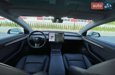 Седан Tesla Model 3 2021 в 