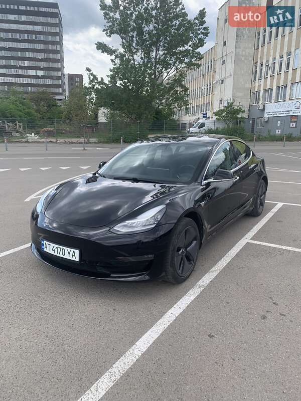 Седан Tesla Model 3 2019 в 