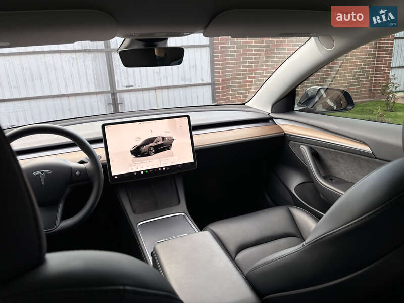 Седан Tesla Model 3 2022 в Сумах