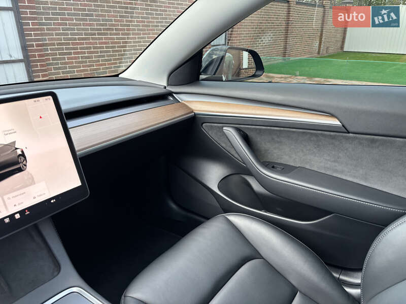 Седан Tesla Model 3 2022 в Сумах