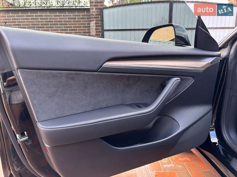 Седан Tesla Model 3 2022 в Сумах