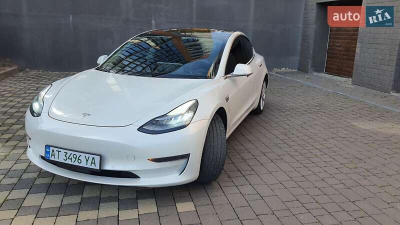 Седан Tesla Model 3 2019 в Ивано-Франковске