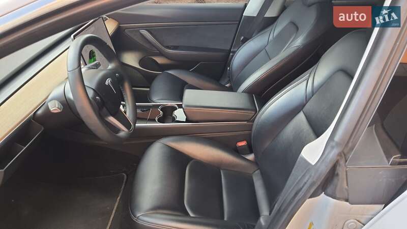 Седан Tesla Model 3 2019 в Ивано-Франковске